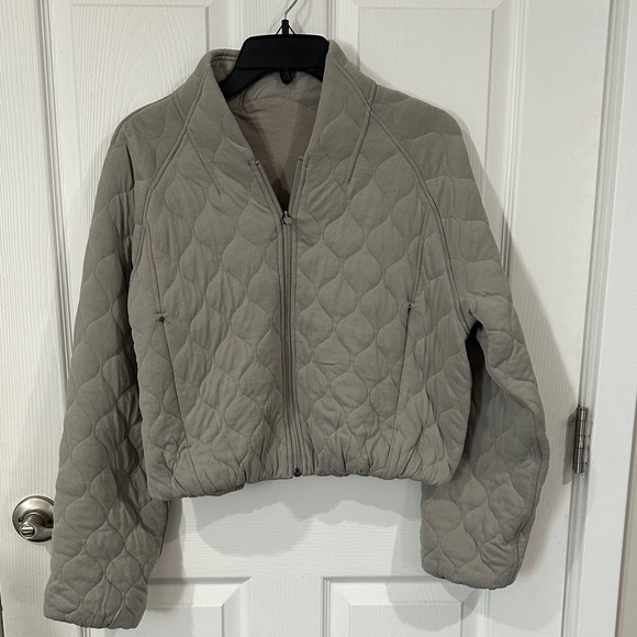 lululemon athletica Jackets & Blazers - Lululemon quilted bomber jacket size 6
